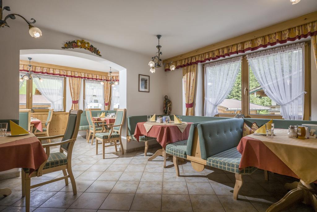 Anja'S Schoenblick - Bed & Breakfast Герлос Экстерьер фото